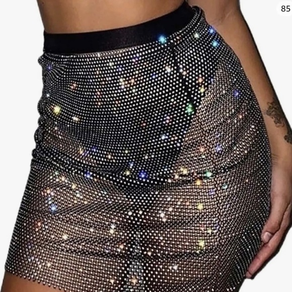 NEW Black Crystal Mesh Two-Piece Set Crystal Festival Mini Skirt + Crop Top S/M - Picture 6 of 10